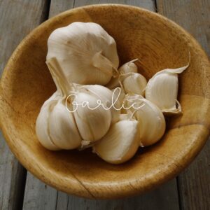 Garlic, a kitchen staple, is rich in sulfur, selenium, and vitamin C, all of which are essential for eye health.