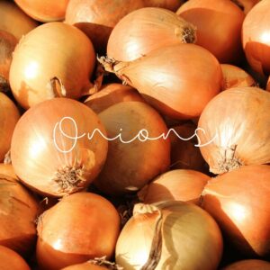 Onions are rich in quercetin, a flavonoid antioxidant that protects against oxidative stress.